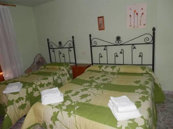 Hostal El Portalico Linares de Mora 외부 사진